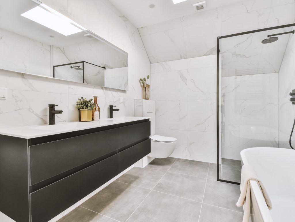 Interior design of beautiful and elegant bathroom